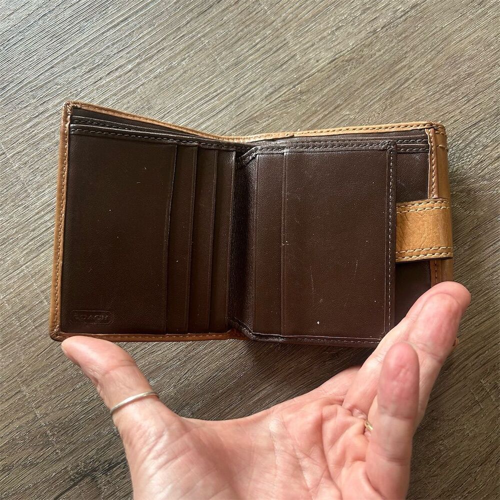 Coach Women's Brown Leather Wallet Credit Card Holder - Picture 3 of 11